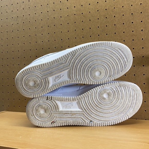 Nike Air Force 1 ‘07 Triple White Size 10 Men’s - Picture 12 of 12